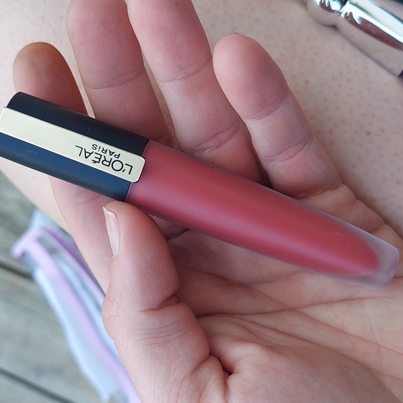 🎉🍒Adored Loreal Rouge Signature Matte Lipstick - Picture 3 of 8